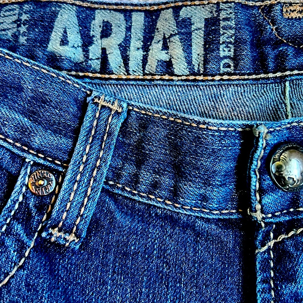 Men’s Ariat M5 low rise straight cut: 34x34
